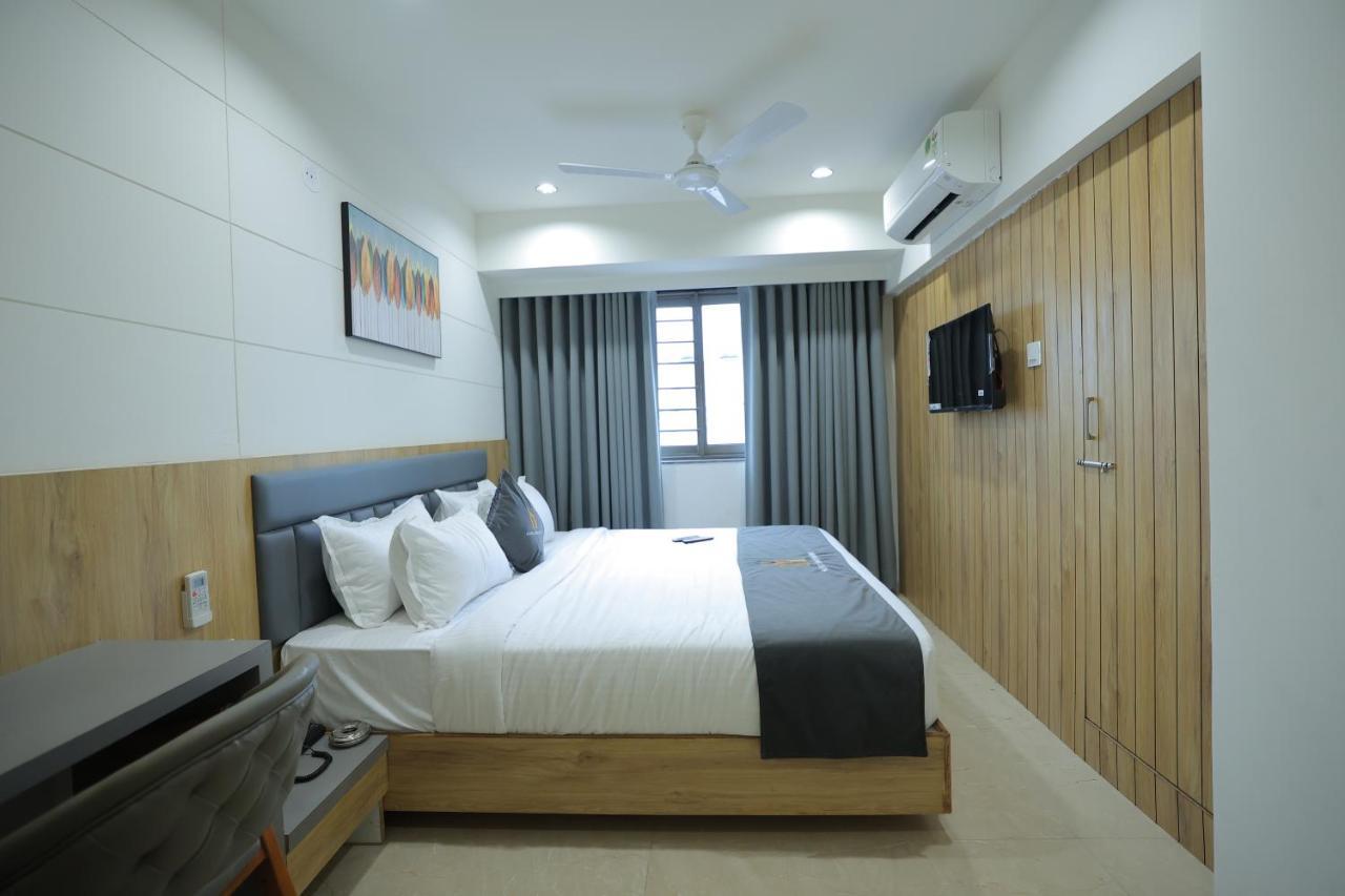 Hotel Shayan Inn Rajkot Ngoại thất bức ảnh