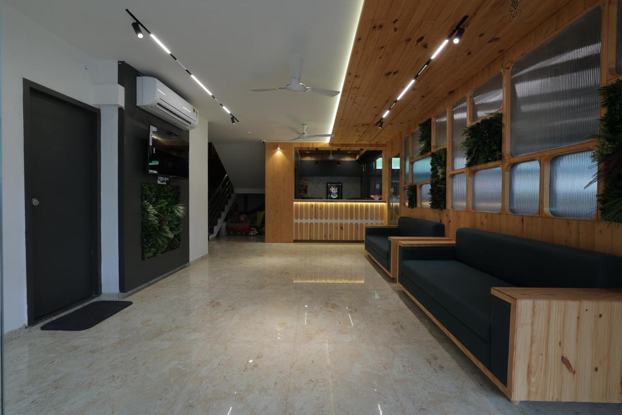 Hotel Shayan Inn Rajkot Ngoại thất bức ảnh