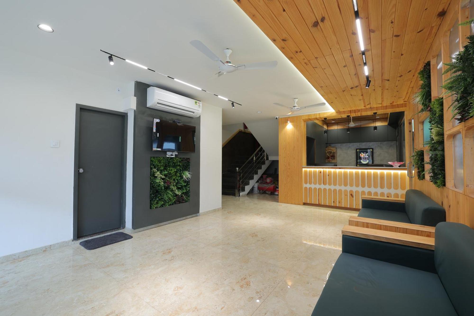 Hotel Shayan Inn Rajkot Ngoại thất bức ảnh