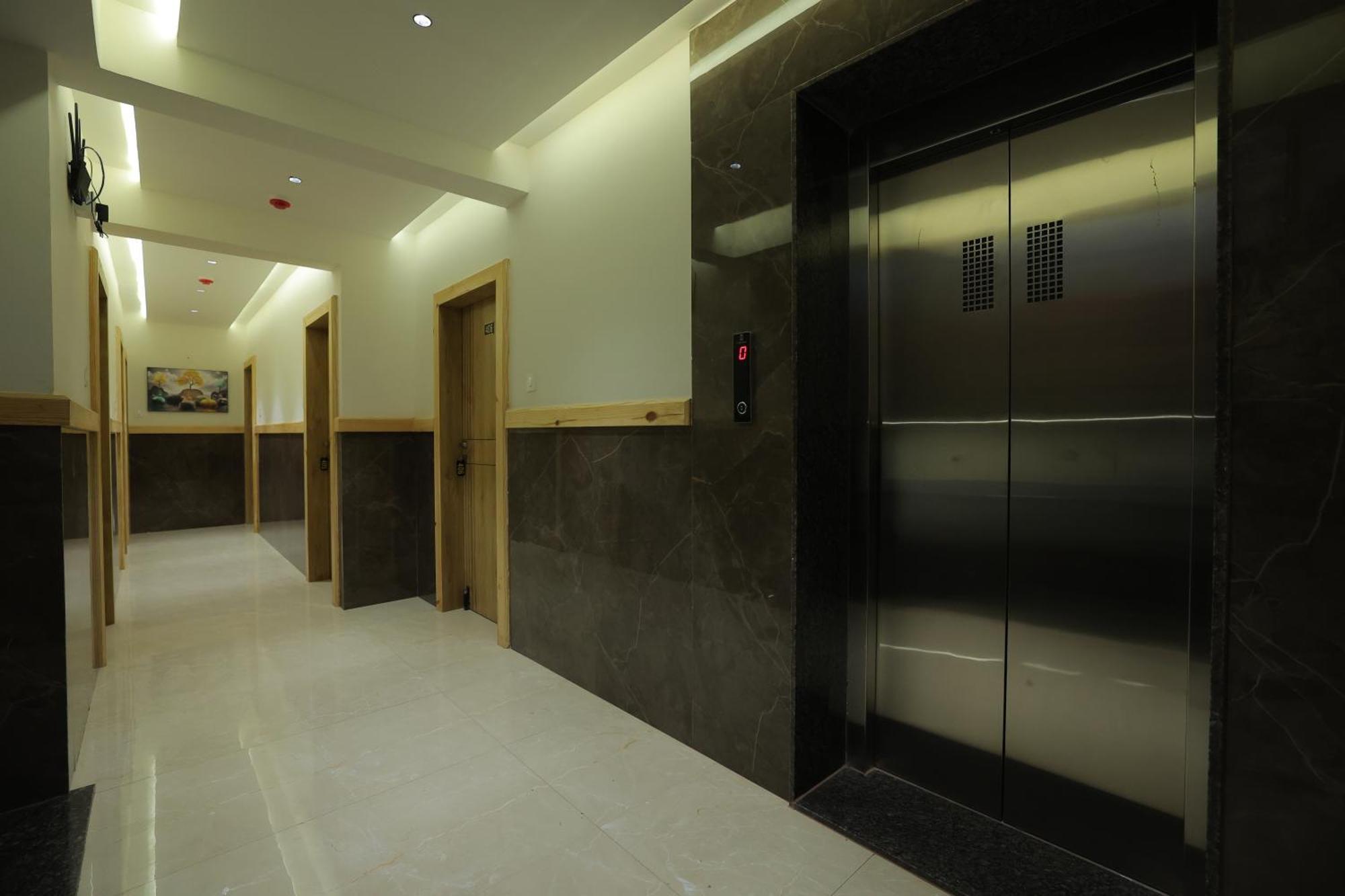 Hotel Shayan Inn Rajkot Ngoại thất bức ảnh